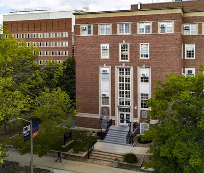 roger adams laboratory