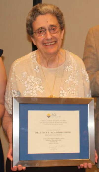 Lydia E. Moissides-Hines receives regional ACS mentoring award