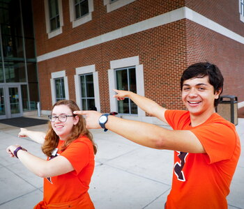I-Guides help lead the way as incoming University of Illinois students learn the lay of the land, meet future classmates and explore as they take part in new student registration sessions on campus. Students gathered at the Student dining and Residential Programs Building.